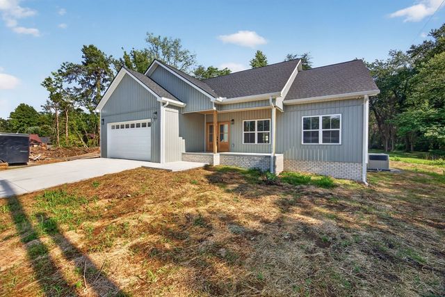 1135 Dowell St, Cookeville, TN 38501