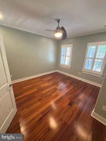 329 S MARKET ST S, Frederick, MD 21701