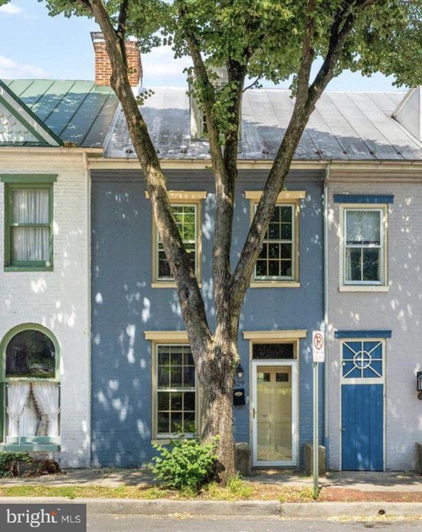 329 S MARKET ST S, Frederick, MD 21701