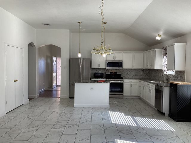 8909 Weller Lane, Fort Worth, TX 76244