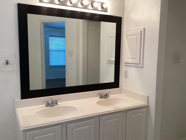 8909 Weller Lane, Fort Worth, TX 76244