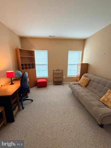 100 CLARET CT #102, Warrington, PA 18976