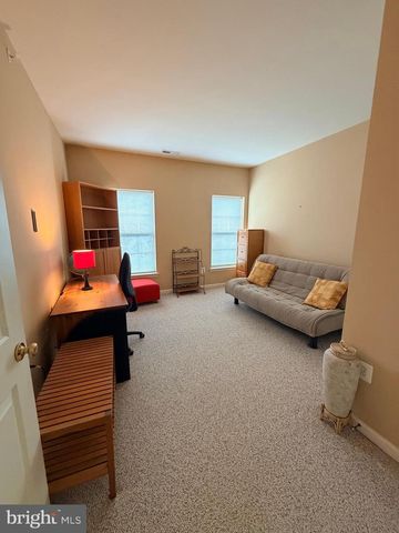 100 CLARET CT #102, Warrington, PA 18976