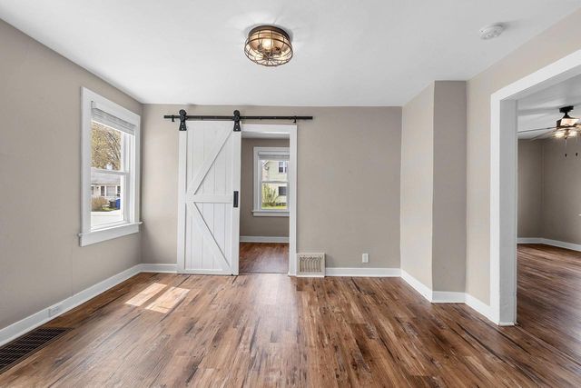 933 W LAWRENCE STREET, Appleton, WI 54914