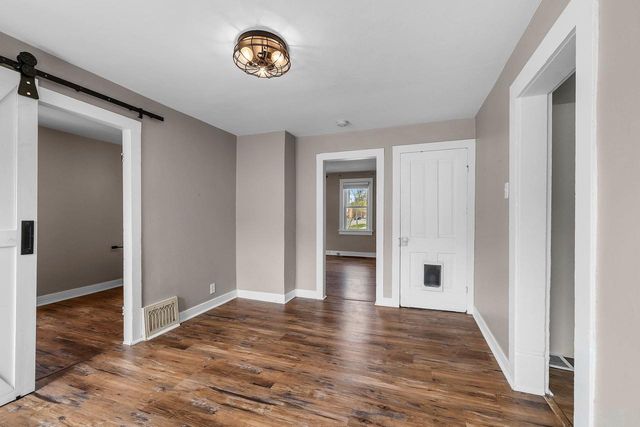 933 W LAWRENCE STREET, Appleton, WI 54914