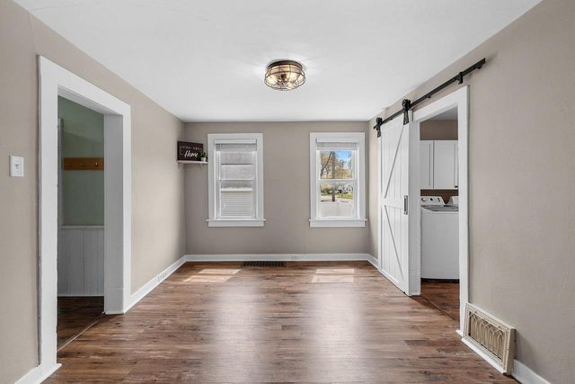 933 W LAWRENCE STREET, Appleton, WI 54914