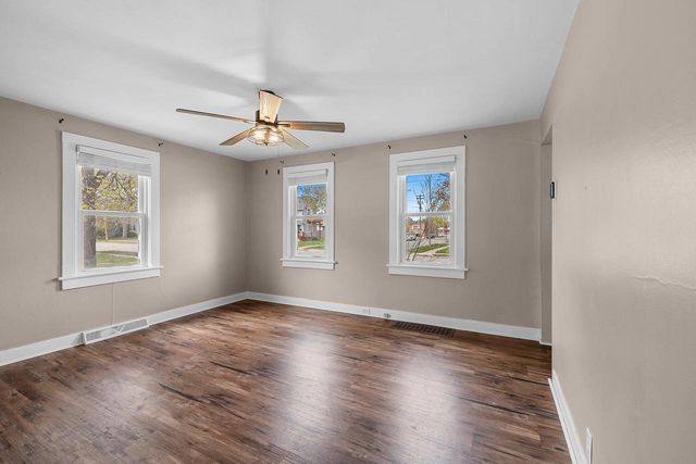 933 W LAWRENCE STREET, Appleton, WI 54914