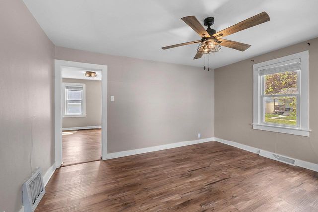 933 W LAWRENCE STREET, Appleton, WI 54914