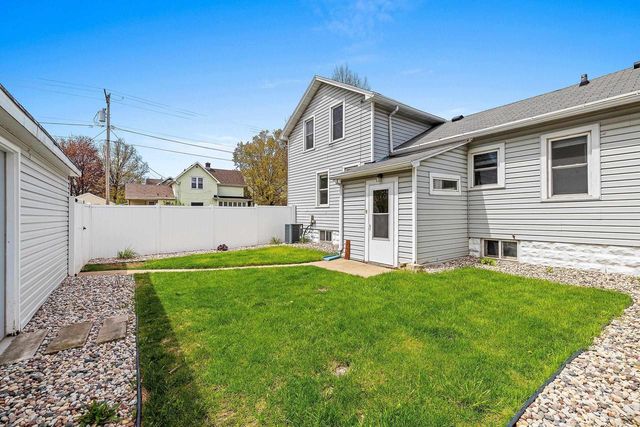 933 W LAWRENCE STREET, Appleton, WI 54914