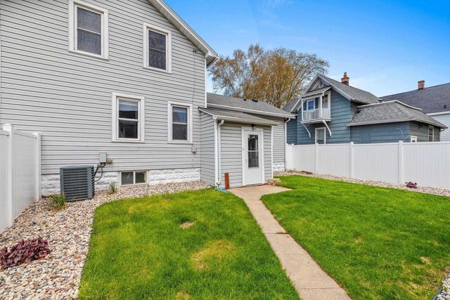 933 W LAWRENCE STREET, Appleton, WI 54914