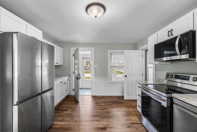 933 W LAWRENCE STREET, Appleton, WI 54914
