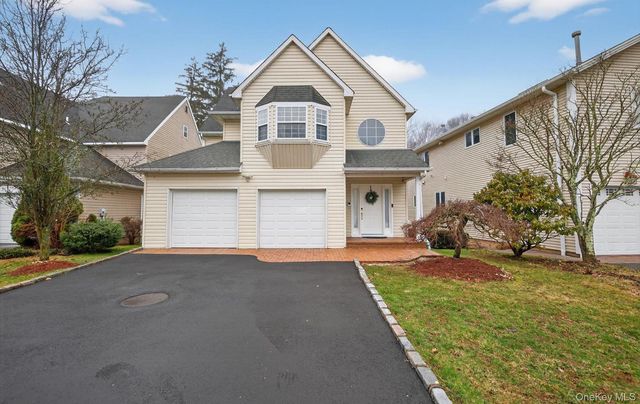 9 Oxford Court, Wheatley Heights, NY 11798