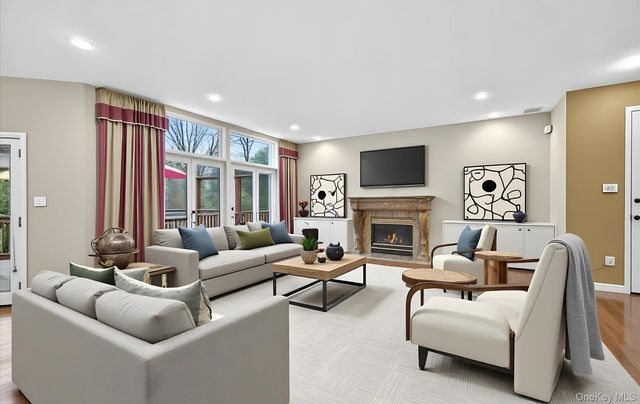 9 Oxford Court, Wheatley Heights, NY 11798