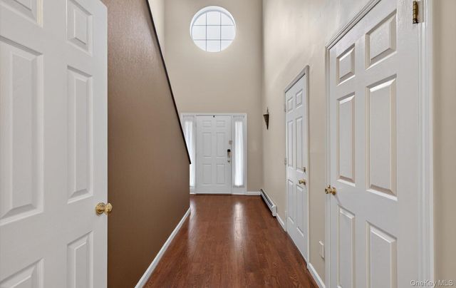 9 Oxford Court, Wheatley Heights, NY 11798