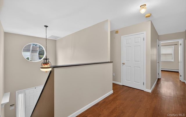 9 Oxford Court, Wheatley Heights, NY 11798