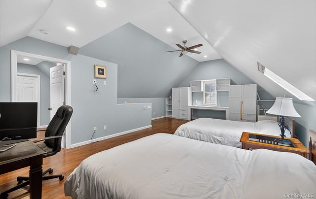 9 Oxford Court, Wheatley Heights, NY 11798