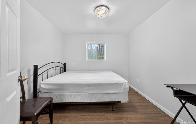 9 Oxford Court, Wheatley Heights, NY 11798