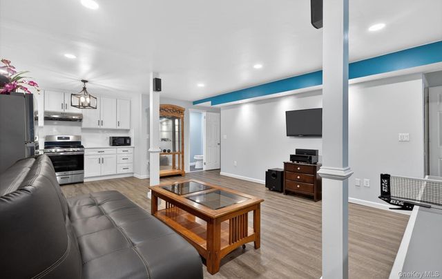 9 Oxford Court, Wheatley Heights, NY 11798