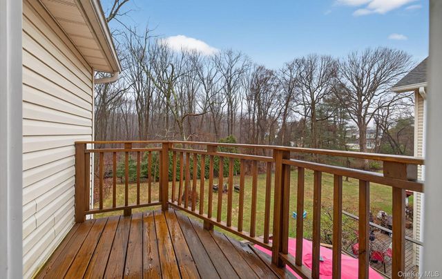 9 Oxford Court, Wheatley Heights, NY 11798