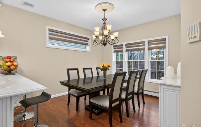 9 Oxford Court, Wheatley Heights, NY 11798