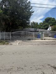 1345 NW 25th St, Miami, FL 33142