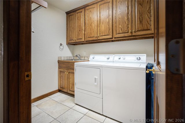 8775 Leonard Street, Kingston, OK 73439