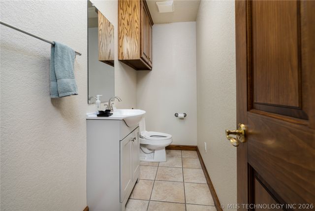 8775 Leonard Street, Kingston, OK 73439