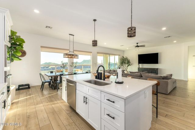 27882 N QUINTANA Place, San Tan Valley, AZ 85144