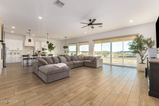 27882 N QUINTANA Place, San Tan Valley, AZ 85144