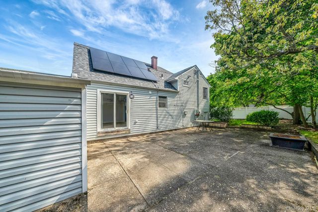52 Garden Lane, Centereach, NY 11720