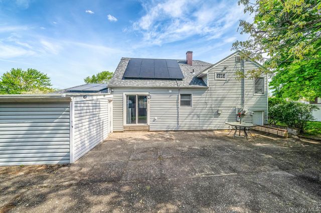 52 Garden Lane, Centereach, NY 11720