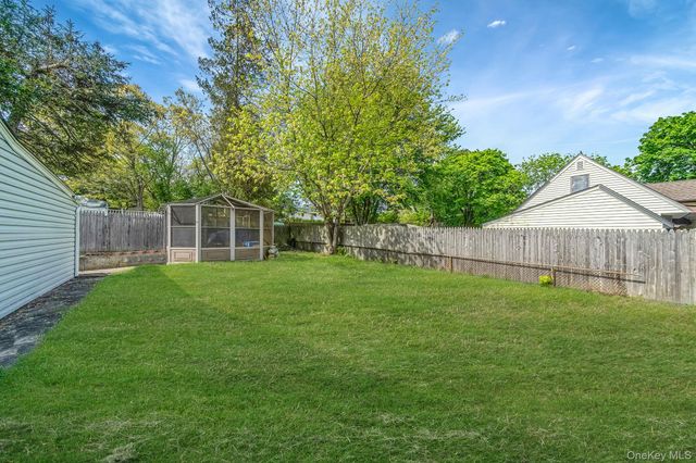 52 Garden Lane, Centereach, NY 11720