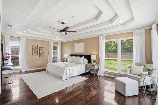 906 Greenbriar Lane, Duncanville, TX 75137