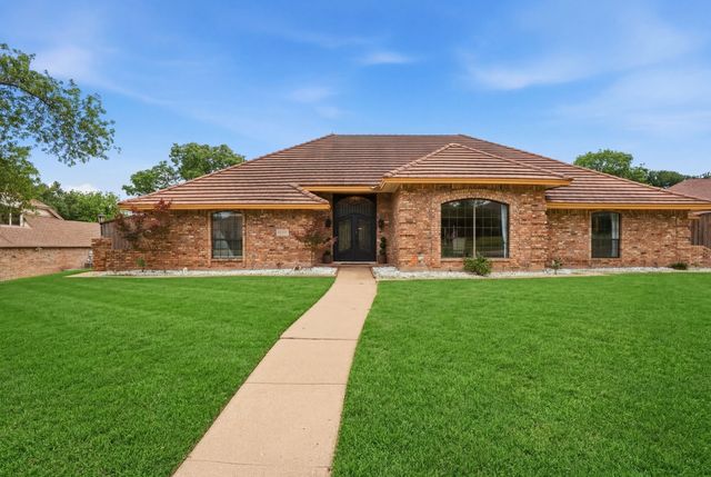 906 Greenbriar Lane, Duncanville, TX 75137