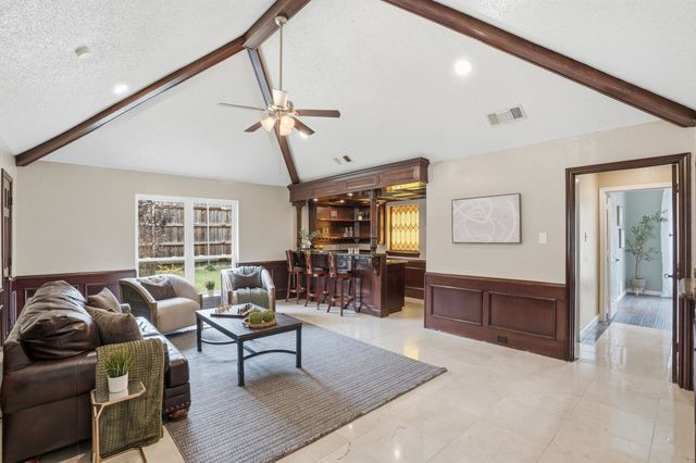 906 Greenbriar Lane, Duncanville, TX 75137