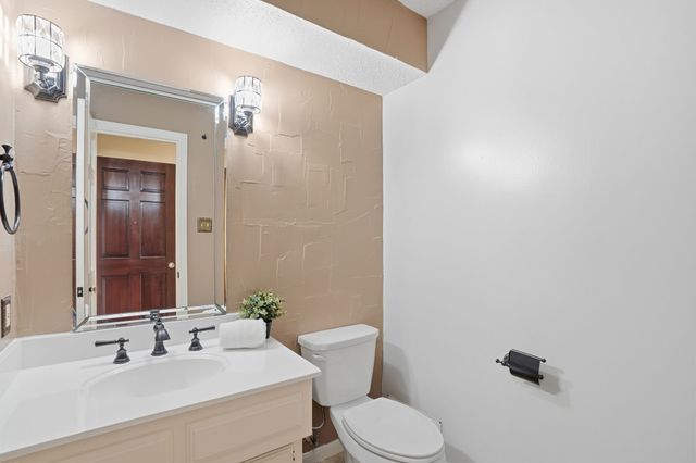 906 Greenbriar Lane, Duncanville, TX 75137
