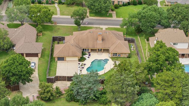 906 Greenbriar Lane, Duncanville, TX 75137