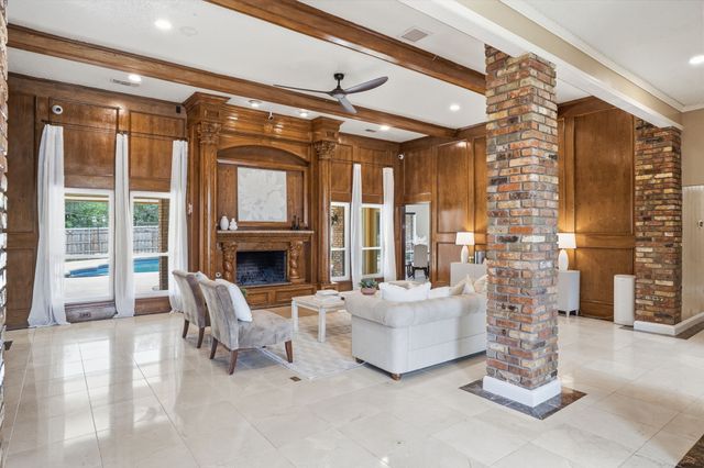 906 Greenbriar Lane, Duncanville, TX 75137