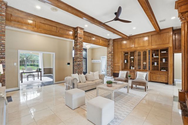 906 Greenbriar Lane, Duncanville, TX 75137
