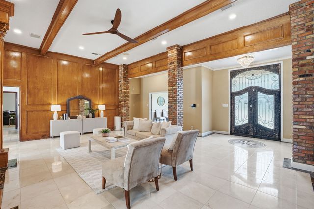 906 Greenbriar Lane, Duncanville, TX 75137