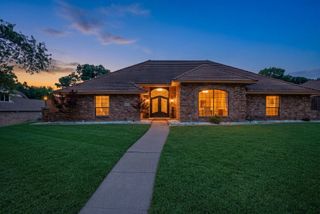 906 Greenbriar Lane, Duncanville, TX 75137