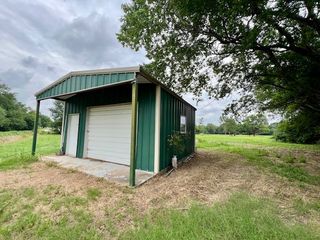 600 S BOIS D'ARC Street, Blossom, TX 75416
