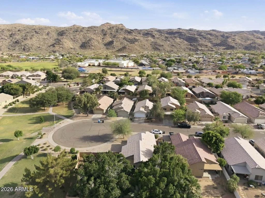 Image 23 of property listing at 2628 E BEVERLY Road, Phoenix, AZ 85042