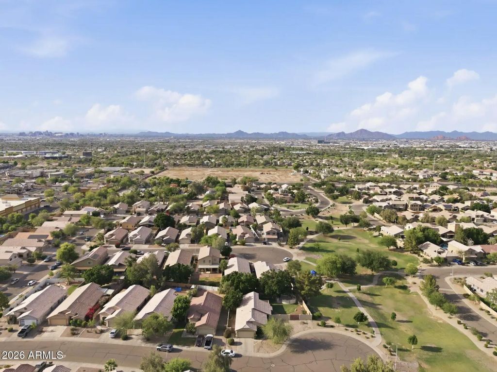 Image 24 of property listing at 2628 E BEVERLY Road, Phoenix, AZ 85042