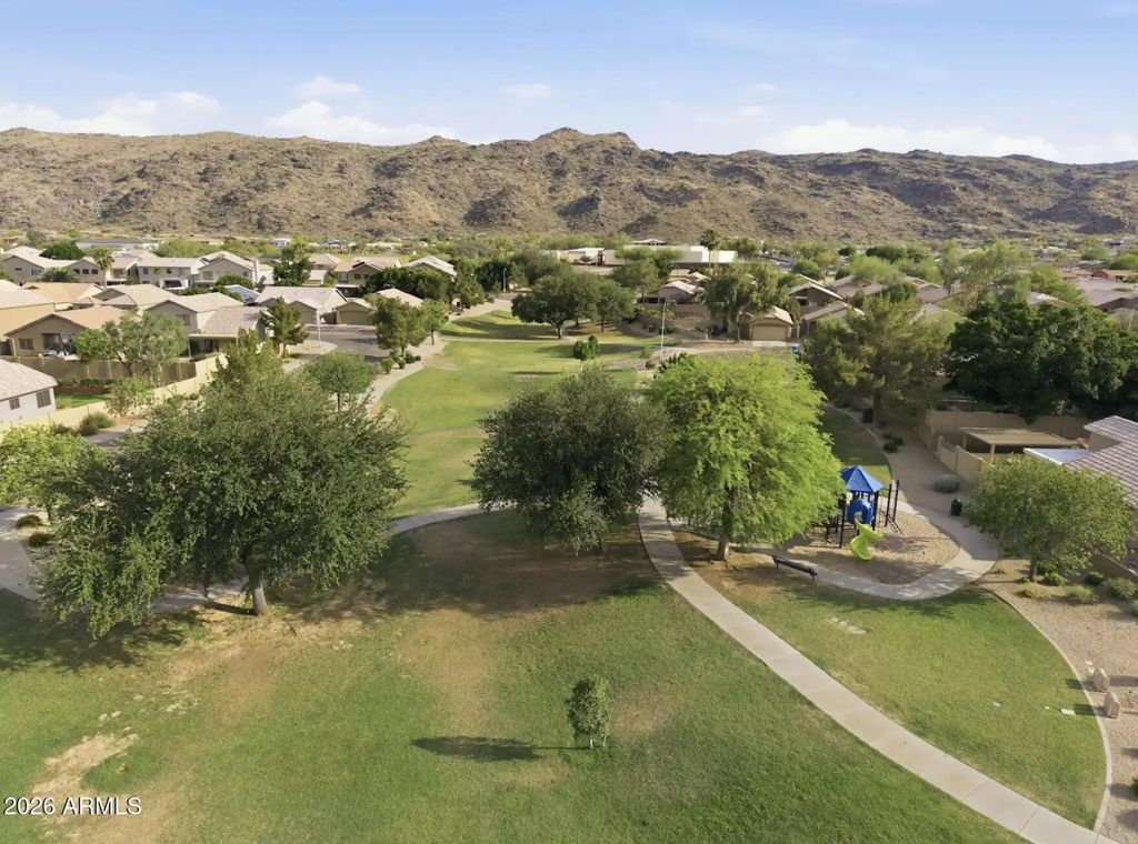 Image 25 of property listing at 2628 E BEVERLY Road, Phoenix, AZ 85042