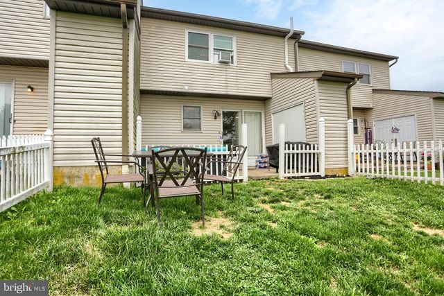 564 E LINDEN ST, Fleetwood, PA 19522