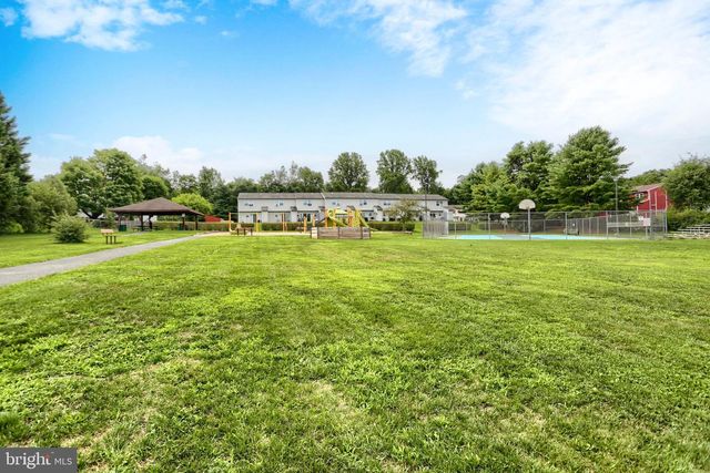 564 E LINDEN ST, Fleetwood, PA 19522