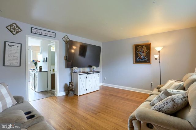 564 E LINDEN ST, Fleetwood, PA 19522