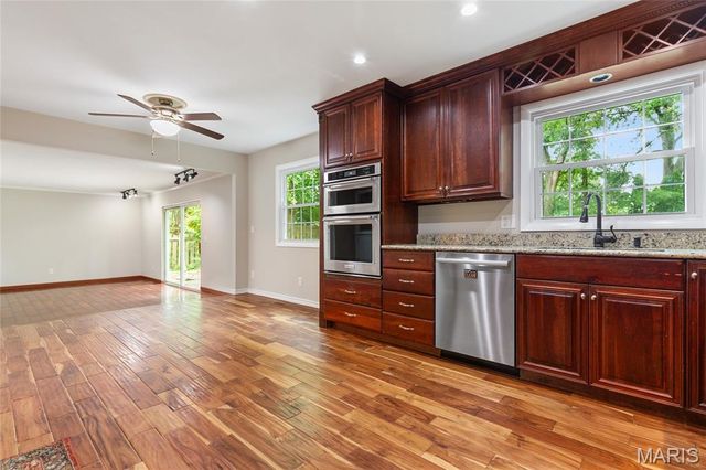 2608 Park Avenue, St Charles, MO 63301