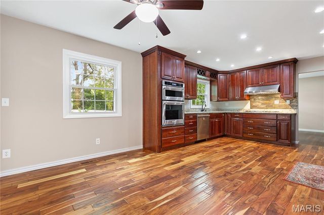 2608 Park Avenue, St Charles, MO 63301